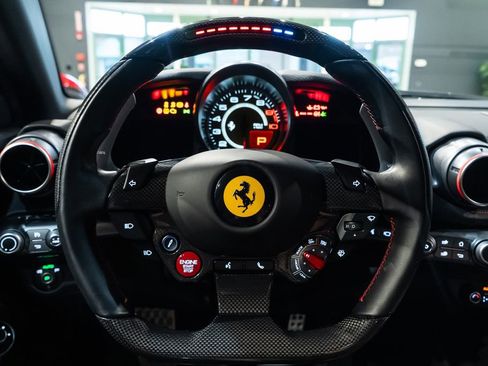 Used 2020 Ferrari 812 Superfast RWD image 5