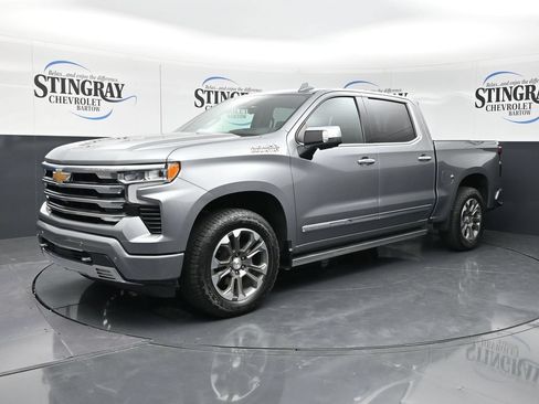 Used 2024 Chevrolet Silverado 1500 High Country w/ Technology Package AWD/4WD image 4