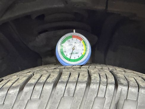 Used 2017 Nissan Rogue S image 25