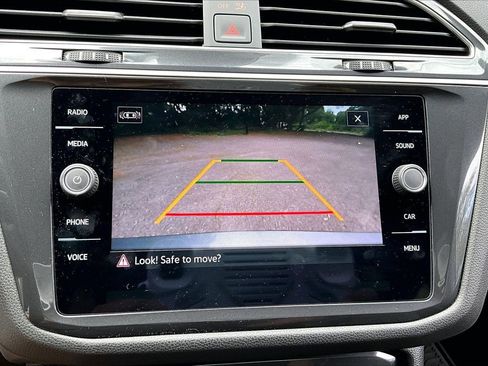 Used 2024 Volkswagen Tiguan SE R-Line FWD image 13