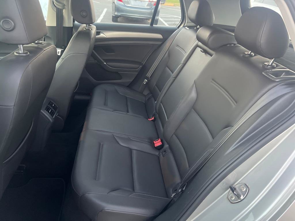 Used 2015 Volkswagen Golf S FWD image 14