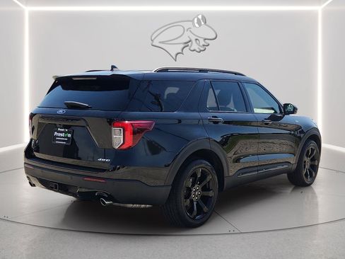 Used 2023 Ford Explorer XLT AWD/4WD image 5
