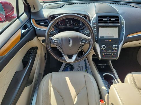 Used 2018 Lincoln MKC Select w/ Select Plus Package FWD image 11