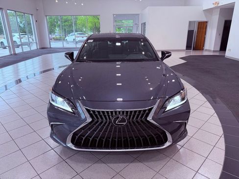 Used 2025 Lexus ES 350 w/ Premium Package FWD image 2