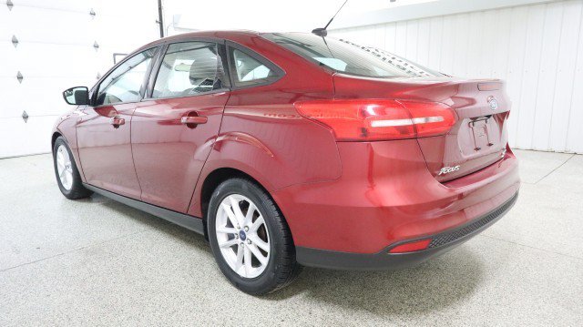 Used 2016 Ford Focus SE w/ SE Cold Weather Package FWD image 3