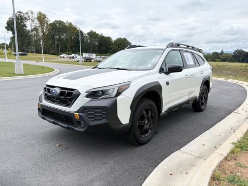 Certified 2024 Subaru Outback Wilderness AWD/4WD image 3