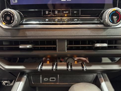 Used 2024 Chevrolet Colorado Trail Boss w/ Advanced Trailering Package image 16