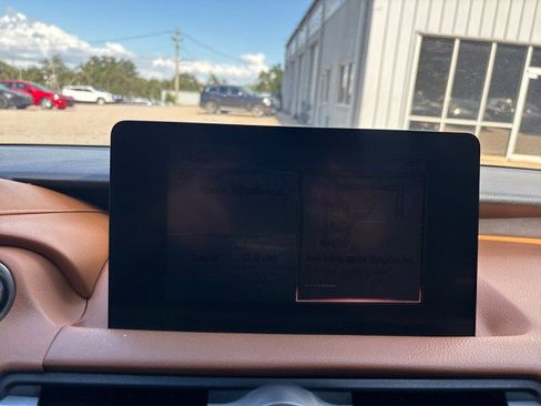 Used 2022 Lexus IS 300 image 21