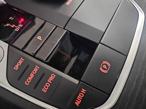 Used 2025 BMW 330i xDrive Sedan w/ M Sport Package image 26