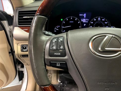 Used 2014 Lexus LS 460 w/ Comfort Package RWD image 19