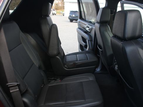 Used 2022 Chevrolet Tahoe Z71 w/ Luxury Package image 37