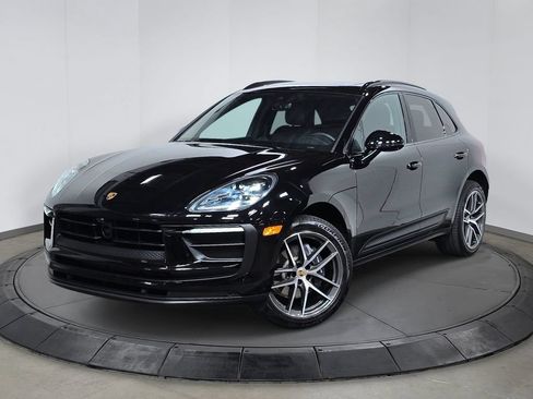 Certified 2026 Porsche Macan AWD/4WD image 1