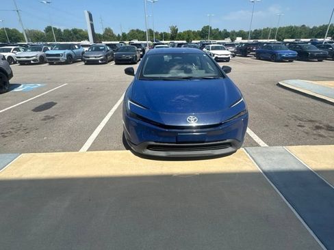Used 2023 Toyota Prius LE FWD image 8