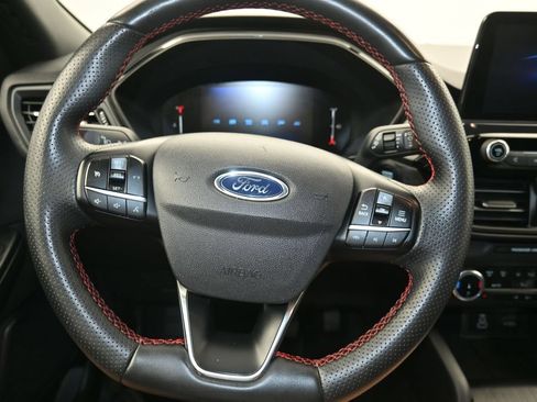 Used 2025 Ford Escape ST-Line Select AWD/4WD image 13