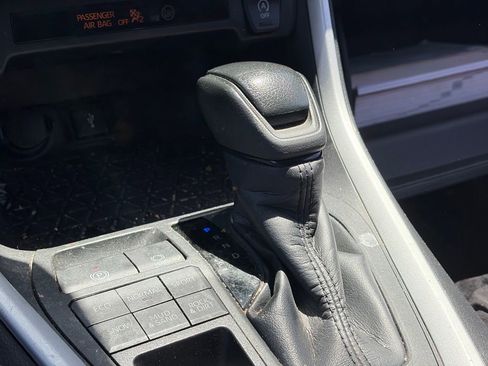 Used 2022 Toyota RAV4 LE AWD/4WD image 7