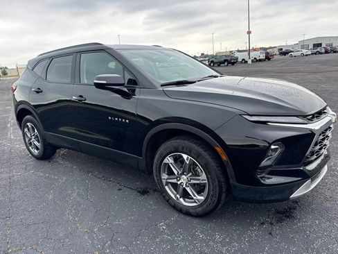 Used 2024 Chevrolet Blazer LT FWD image 3