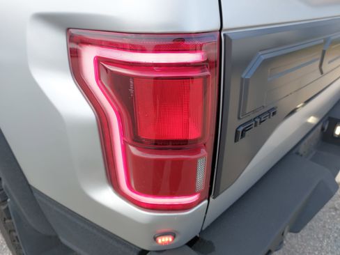 Used 2018 Ford F150 Raptor w/ Equipment Group 802A Luxury image 37