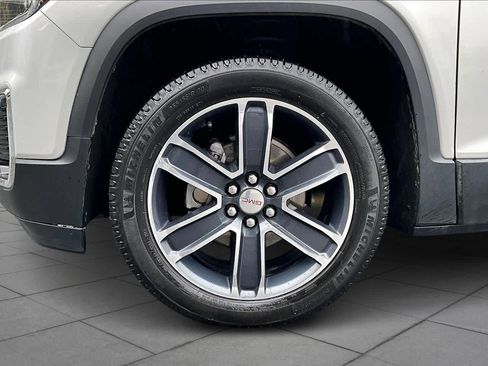 Used 2020 GMC Acadia SLT w/ Driver Alert Package II image 11