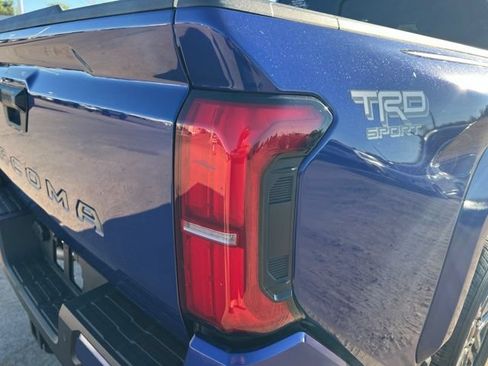 Used 2024 Toyota Tacoma TRD Sport w/ TRD Sport Upgrade Package AWD/4WD image 11