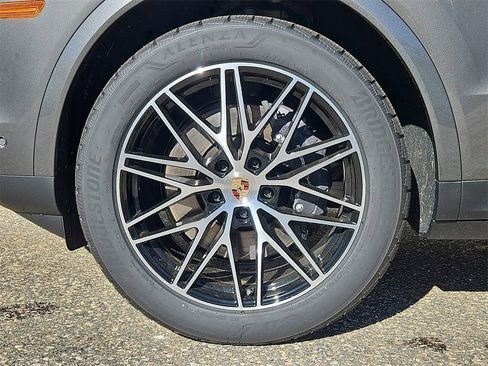 New 2026 Porsche Cayenne Coupe image 8