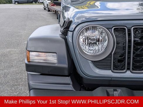 Certified 2025 Jeep Wrangler Sport AWD/4WD image 9