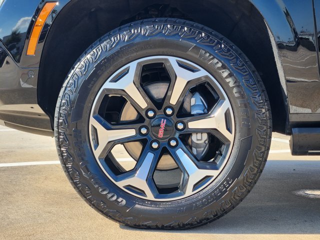 Used 2026 GMC Yukon XL AT4 w/ AT4 Premium Package AWD/4WD image 10