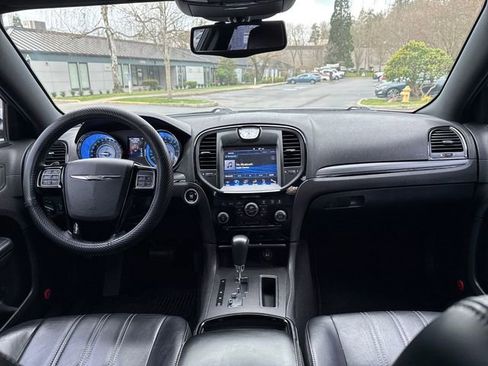 Used 2014 Chrysler 300 S image 11