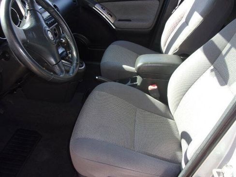 Used 2007 Toyota Matrix XR image 9