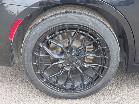 Used 2023 Chrysler 300 S image 7