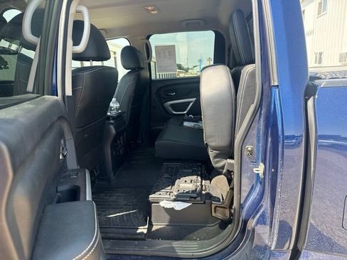 Used 2019 Nissan Titan PRO-4X w/ Pro-4x Convenience Package AWD/4WD image 4