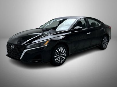 Used 2023 Nissan Altima 2.5 SV