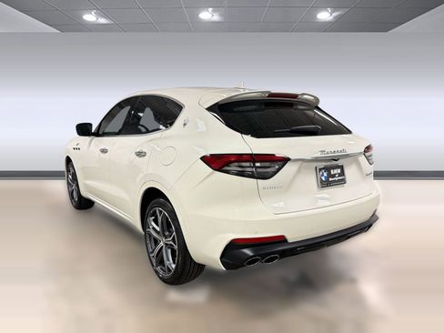 Used 2022 Maserati Levante GT AWD/4WD image 3