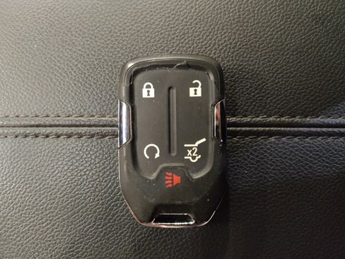 Used 2023 GMC Terrain SLE w/ Driver Convenience Package image 32