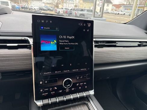 Used 2024 GMC Sierra EV Denali image 23