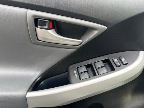Used 2012 Toyota Prius Five image 11