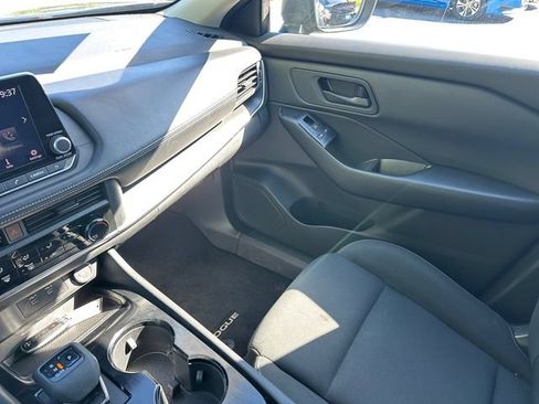 Used 2024 Nissan Rogue S AWD/4WD image 28