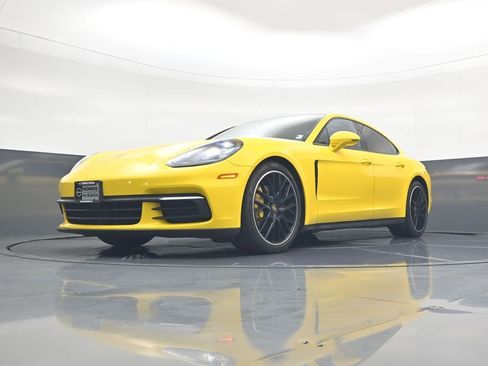 Used 2018 Porsche Panamera 4 image 12