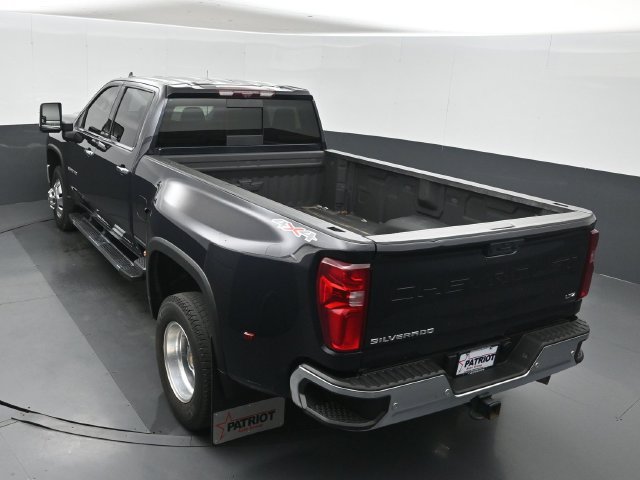 Used 2024 Chevrolet Silverado 3500 LTZ w/ LTZ Plus Package AWD/4WD image 34