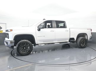 Used 2024 Chevrolet Silverado 2500 LT video 2