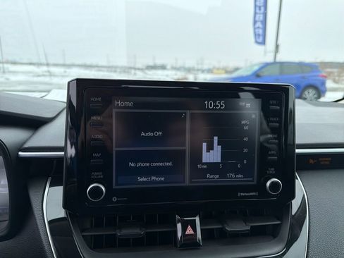 Used 2022 Toyota Corolla LE image 19