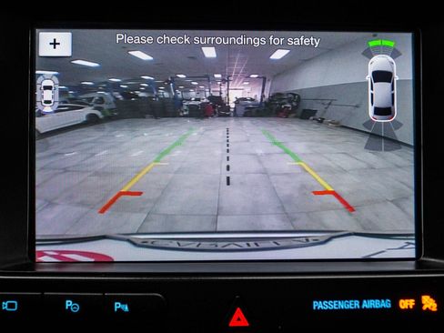 Used 2018 Ford Explorer Platinum AWD/4WD image 26