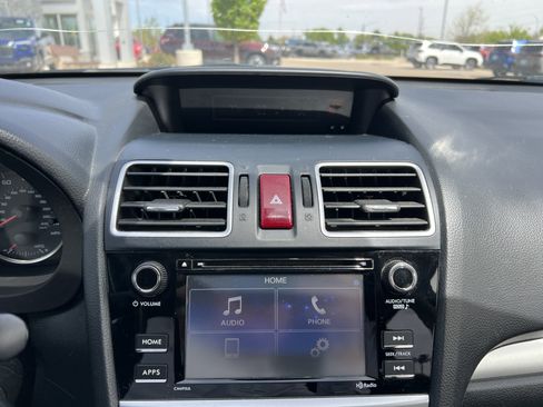 Used 2016 Subaru Crosstrek 2.0i Premium w/ Moonroof Package AWD/4WD image 4