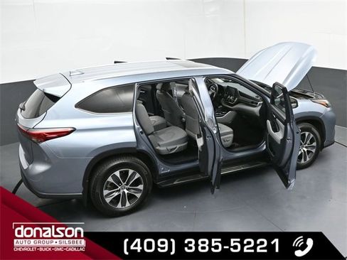 Used 2021 Toyota Highlander XLE image 27