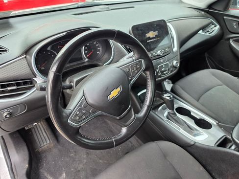 Used 2018 Chevrolet Malibu LT FWD image 4