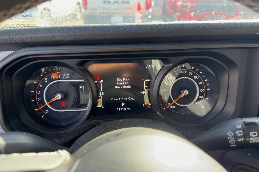 Used 2025 Jeep Wrangler Unlimited Sport AWD/4WD image 16