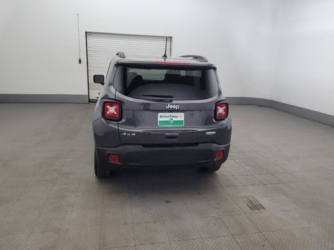 Used 2022 Jeep Renegade Latitude AWD/4WD image 6
