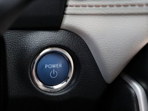 Used 2021 Toyota RAV4 XLE Premium image 29