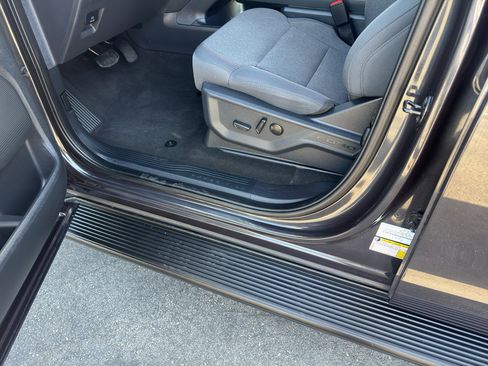 Used 2025 Ford Expedition Active RWD image 8