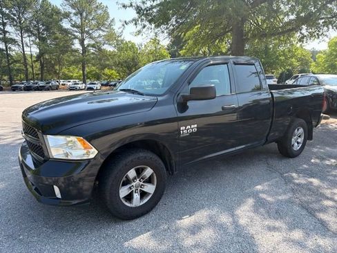 Used 2019 RAM 1500 Express AWD/4WD image 1