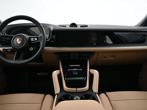 Certified 2026 Porsche Cayenne Coupe AWD/4WD image 9